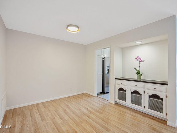 4th image of 31550 Agoura Rd Unit 2