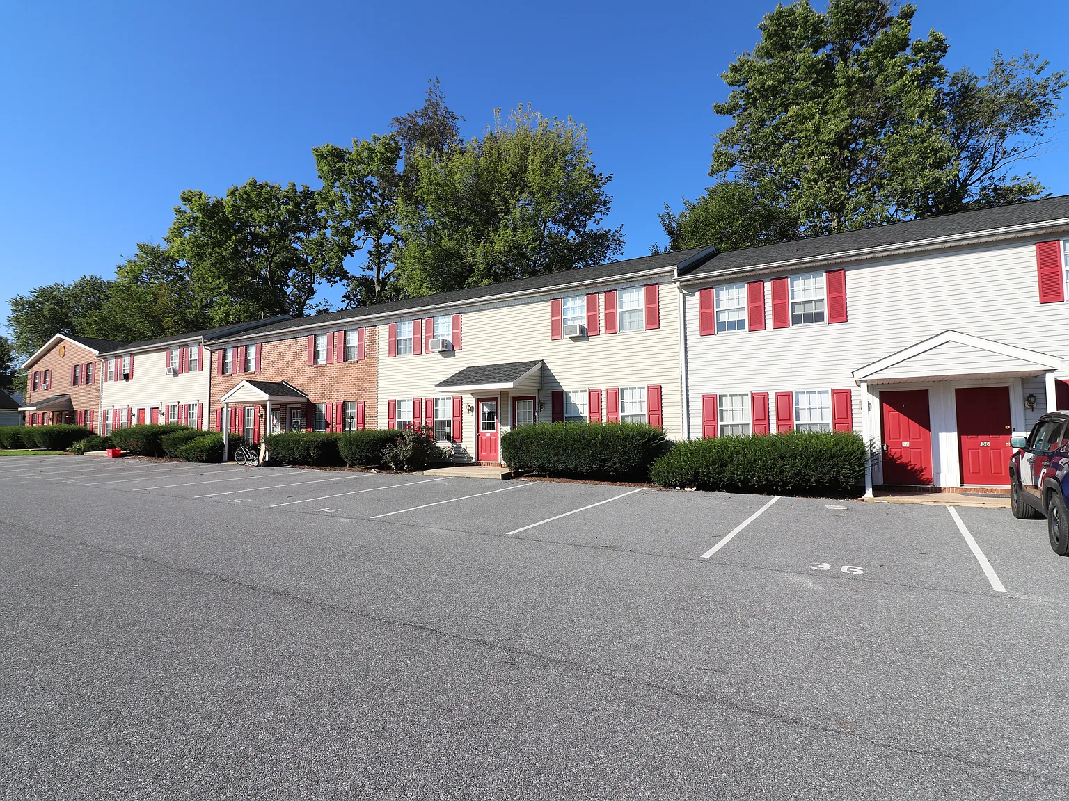 2 bed, 1.5 bath, $1,350 — Photo 1