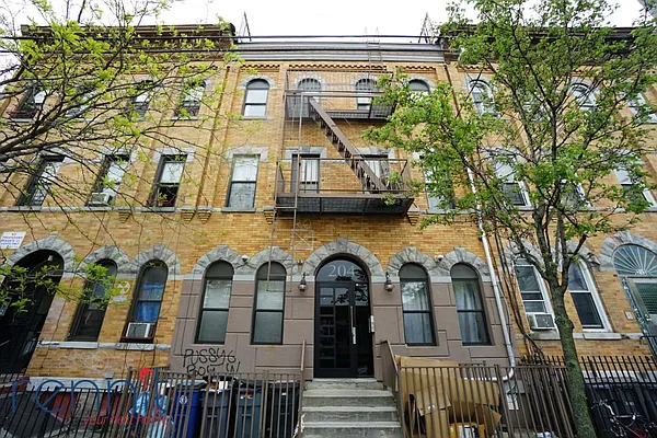 Rented by Rennit Inc. | media 16