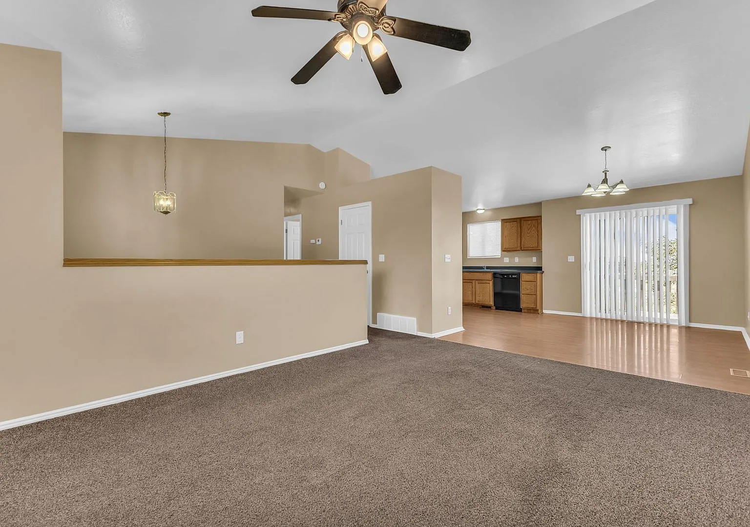 Spacious 4-Bedroom West Point Home with 2-Car Garage & Washer/Dryer — Photo 3