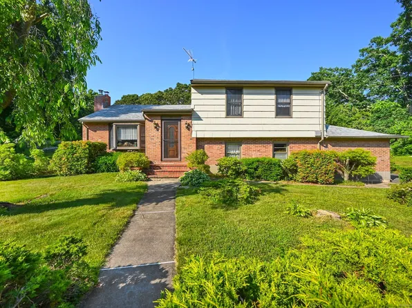 6 Ridge Drive South, Old Saybrook, CT 06475