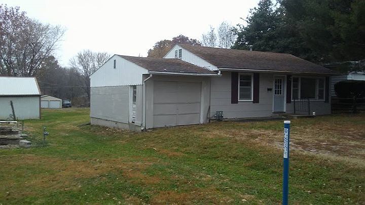 2nd image of 517 W Washington St