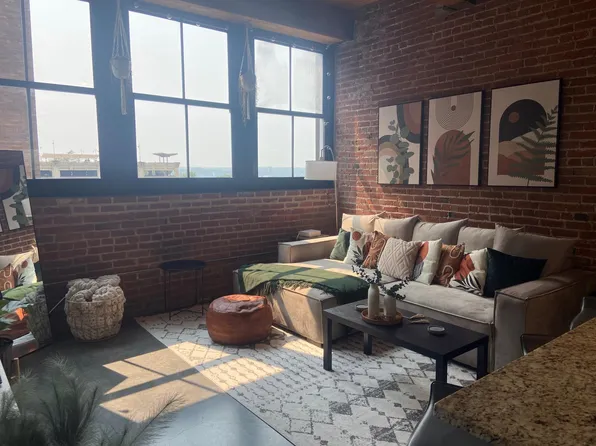 408 W 8th St APT 502, Kansas City, MO 64105