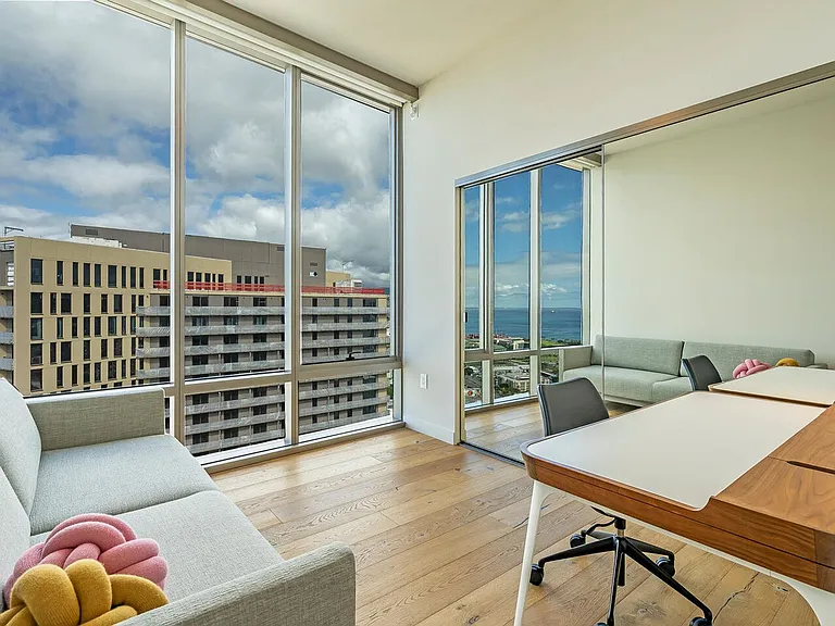 1001 Queen St #3901 — Photo 13