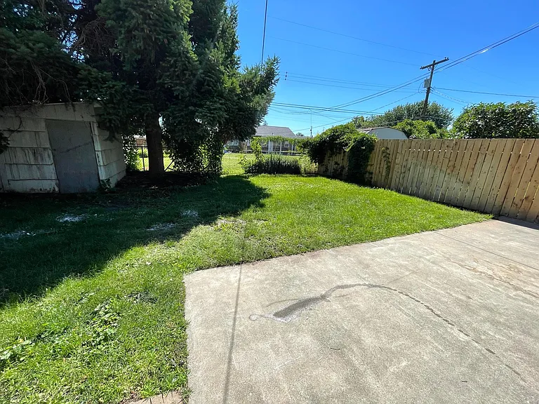 1312 Mahan Ave — Photo 23