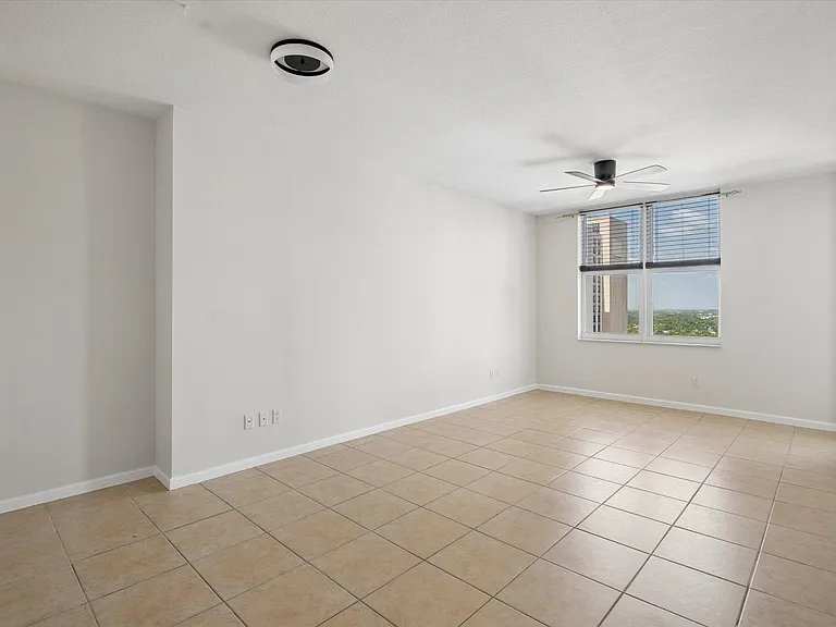 511 SE 5th Ave #2115 — Photo 12