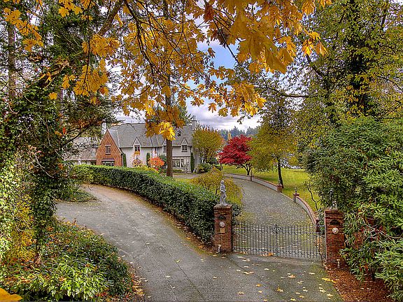 5th image of 11921 Gravelly Lake Dr SW