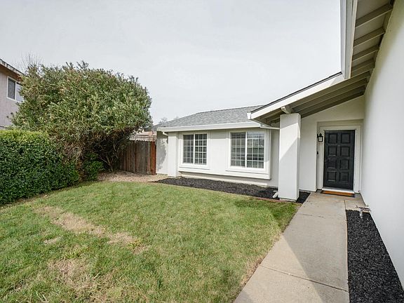 3rd image of 7217 Springleaf Court