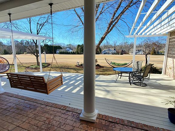 4th image of 310 Pinnacle Pl