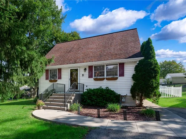743 Spring St, Harmony, PA 16037