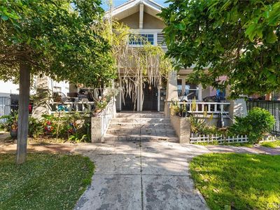 219 W 51st St, Los Angeles, CA, 90037