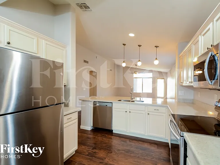 13414 W Port Royale Ln — Photo 7