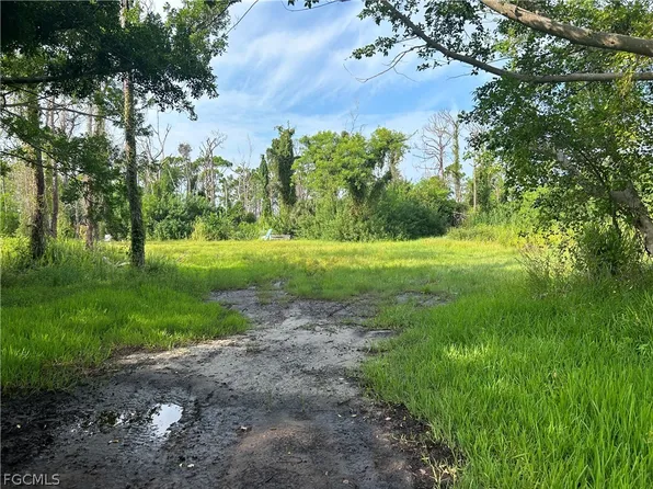 4291 Pine Tree Blvd, Saint James City, FL 33956