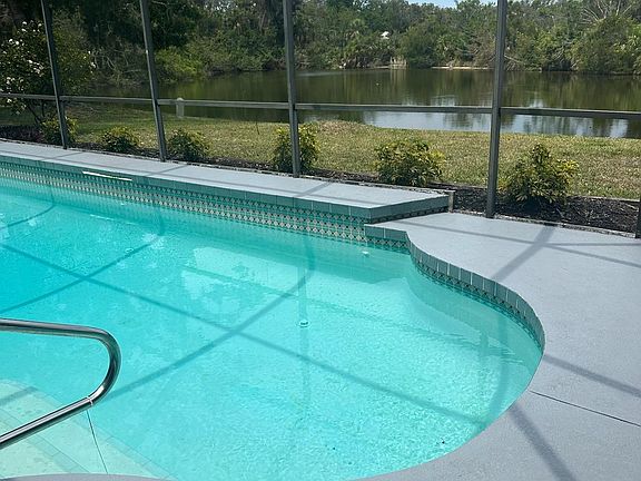 5th image of 494 Lake Of The Woods Dr