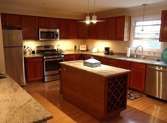 3rd image of 107 S Evergreen Ave #9E