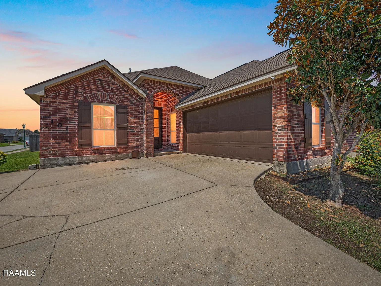 3 bed, 2416 sqft, $2,200 — Photo 1