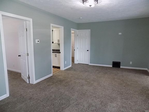3rd image of 57932 Roys Ave