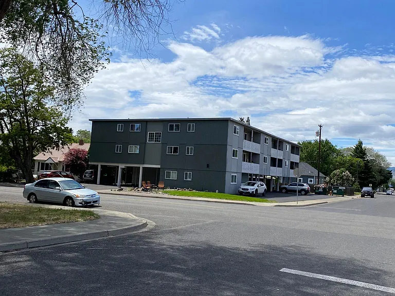 301 S Pine St #202 — Photo 14