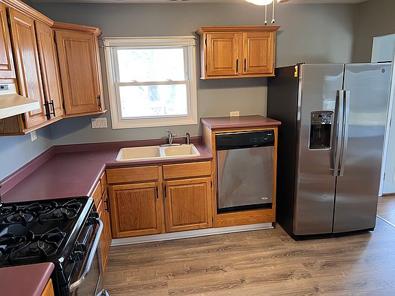 4th image of 2612 Willow Ave