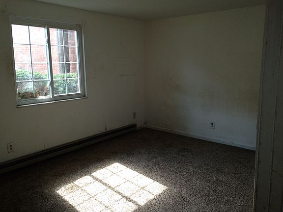 4th image of 5327 Dunmore Dr