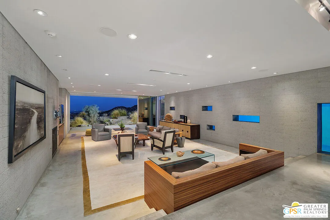 4 bed, 5.0 bath, 4310 sqft, $40,000 — Photo 4