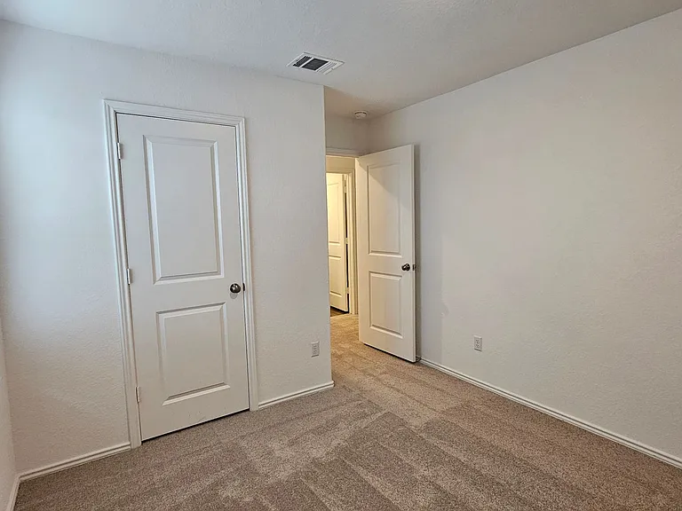 414 Bass Dr — Photo 16