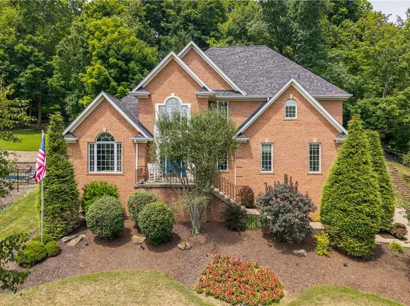 708 Acorn Ln, Clairton, PA 15025