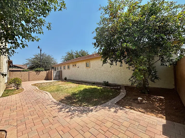 3279 E Jasper Dr — Photo 35