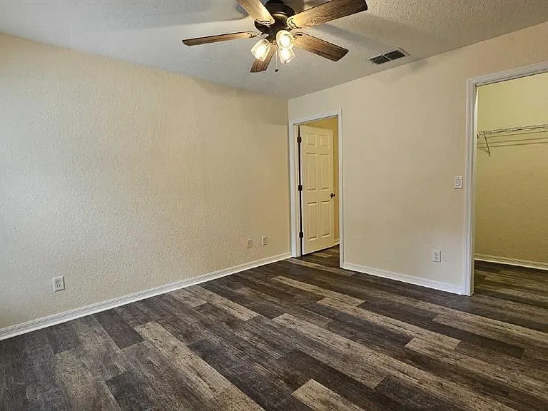 6290 W Oak Park Blvd — Photo 4