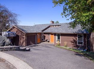 2404 Bella Coola Ct, Kamloops, BC V2E 1T7