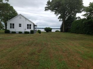 2607 Memorial Dr, Muskegon, MI 49445