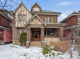 345 3rd Ave, Ottawa, ON K1S 2K4