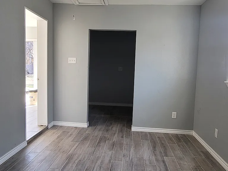 6904 Misty Glen Ct — Photo 9