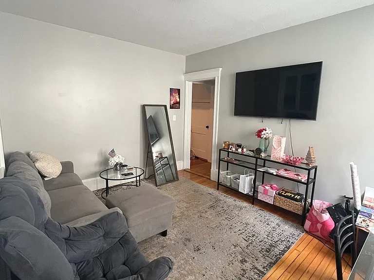 9 Carruth St #1 — Photo 2