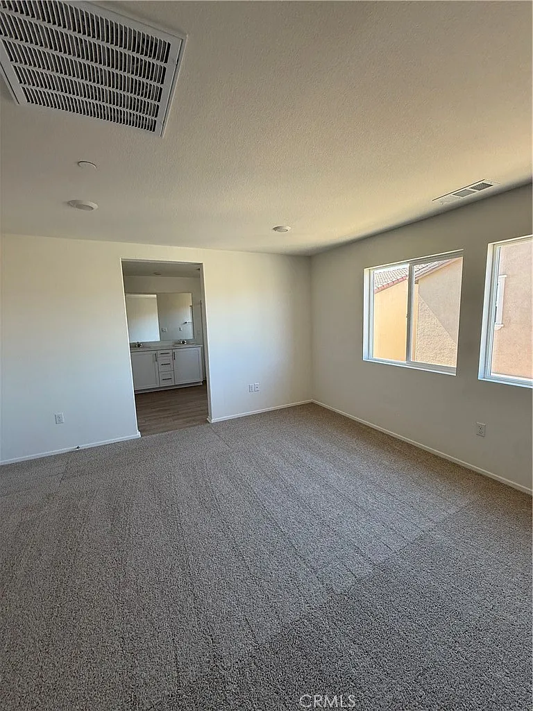 4 bed, 2.5 bath, 1725 sqft, $3,800 — Photo 2