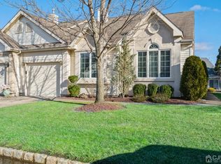 62 Birmingham Ln, Monroe Township, NJ