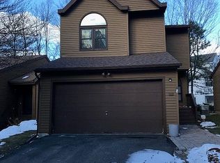 2 James Heath Rd, Syracuse, NY 13203