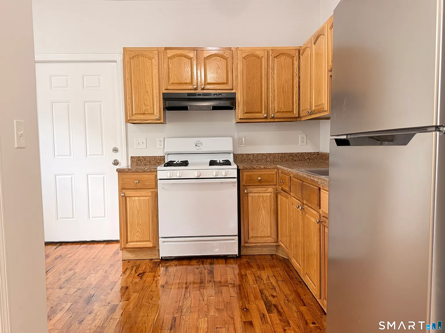 3 bed, 1.5 bath, 1248 sqft, $2,500 — Photo 2