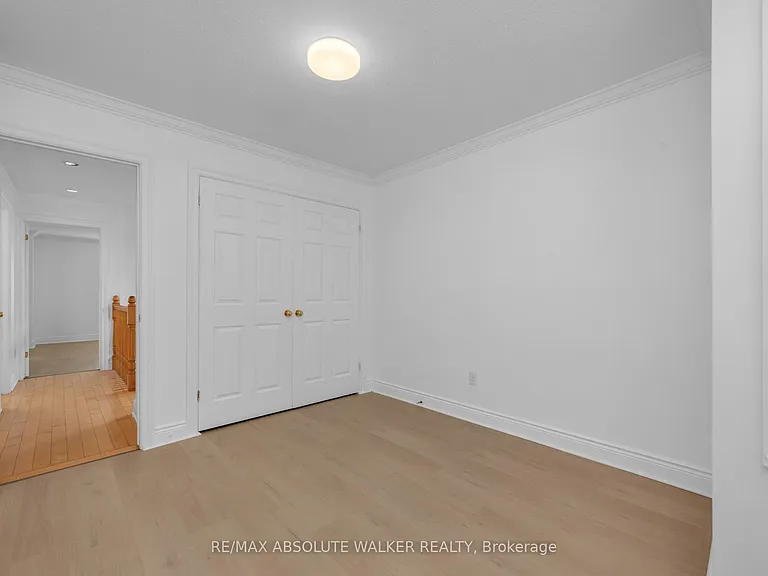2269 Sandman Cres — Photo 16
