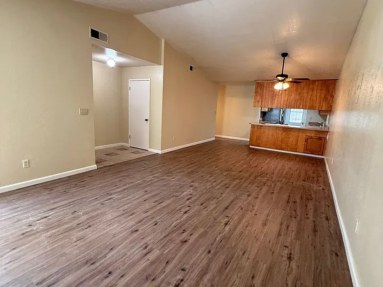 2816 Windsong Ave — Photo 8