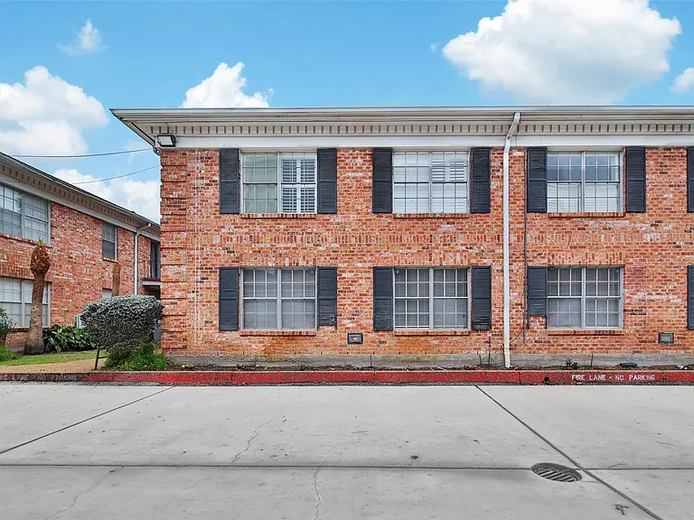 2822 Briarhurst Dr #45 — Photo 27