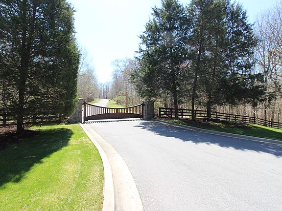 4th image of 1053 Thornblade Dr Lot 30