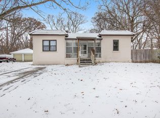 105 Vanderveen Ave, Holland, MI 49424