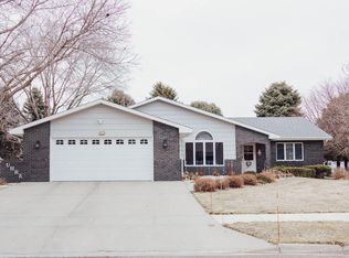 1512 Pebble Beach Rd, Mitchell, SD 57301