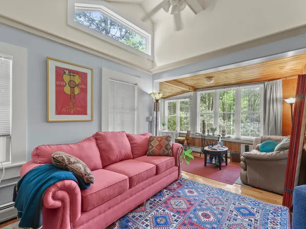 33 Saint Anns Ave, Lenox, MA 01240