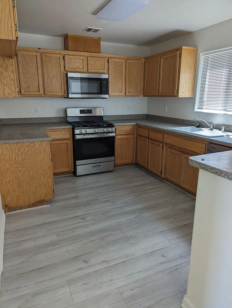 9524 Sally Ave — Photo 2