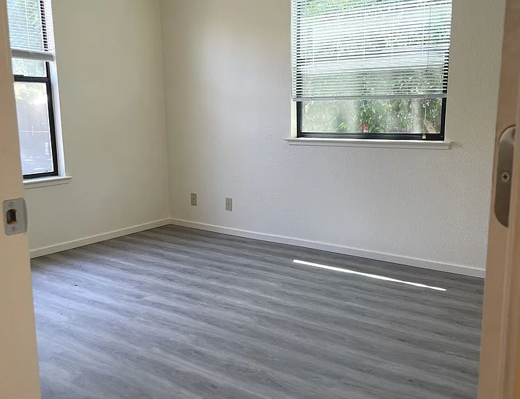 331 S Jefferson St #4 — Photo 2