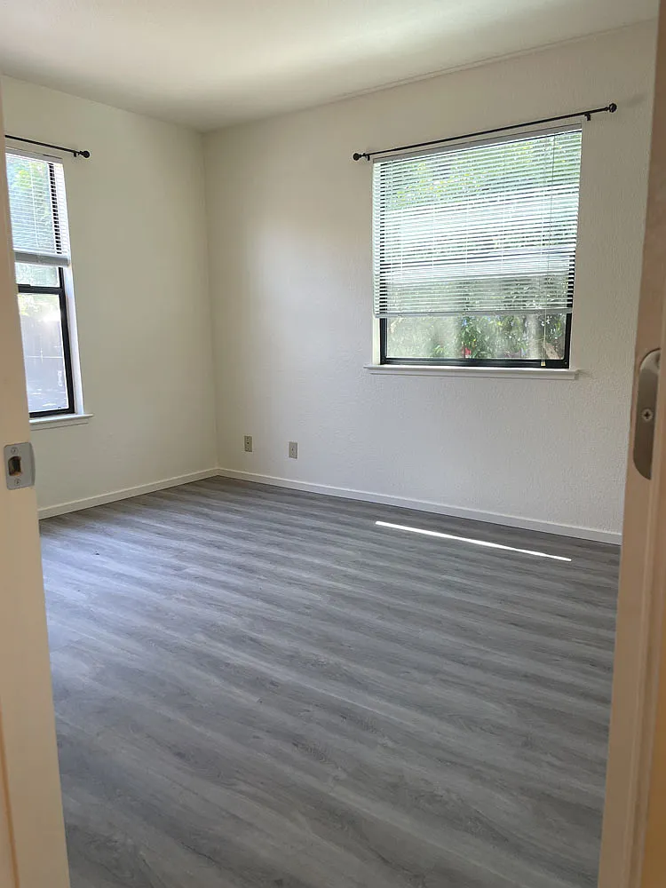 Building Photo - 331 S Jefferson St #4