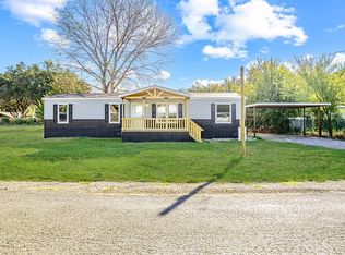 123 S Kelly Ct, Azle, TX 76020
