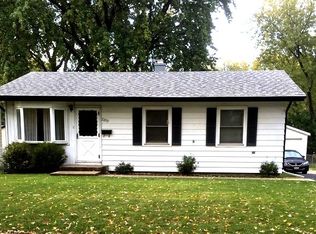 2209 Kirchoff Rd, Rolling Meadows, IL 60008